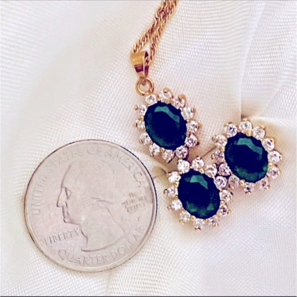 Vintage Faux Emerald Gold Necklace Earrings Ring Set with Clear Rhinestone Halo - Picture 2 of 7